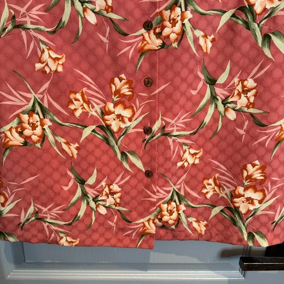 Hilo Hattie 100% Silk Button Up Shirt Size 10 Women's Pink Floral Hawaiian Beach - Picture 5 of 11